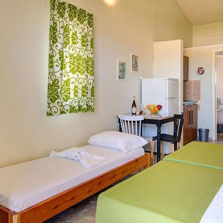 Chriselen Hotel เอลีโอนาส ภายนอก รูปภาพ