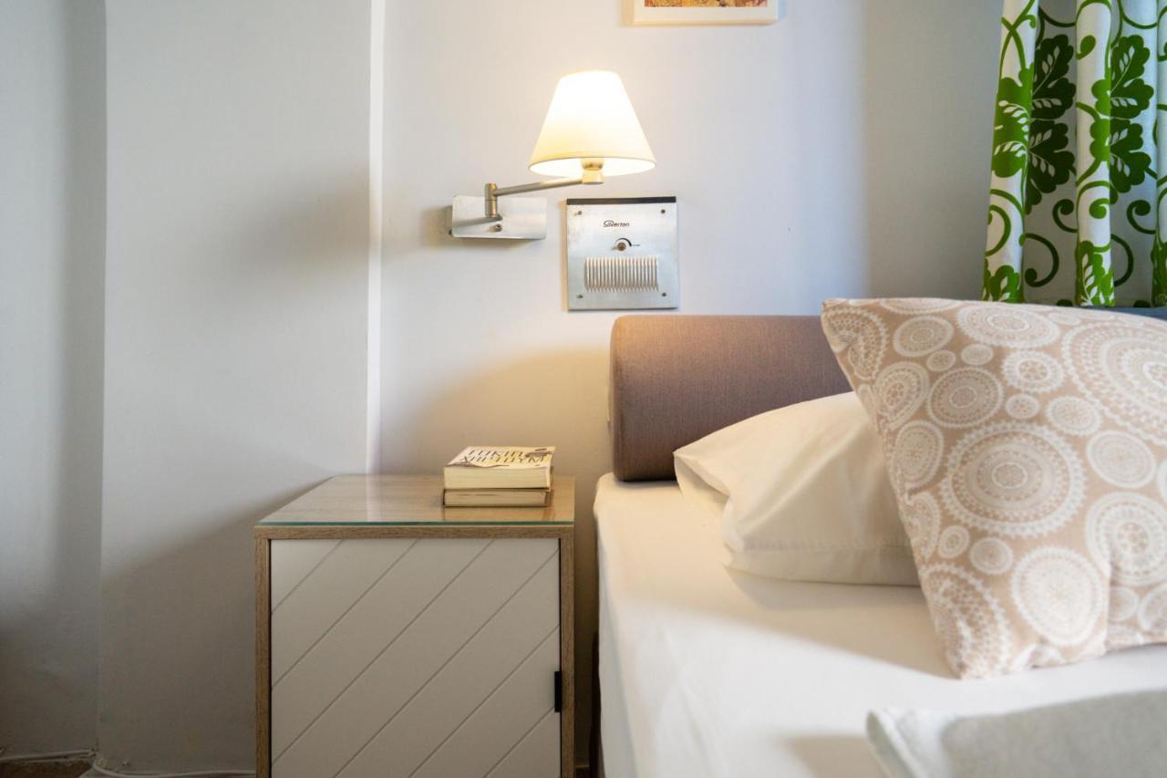 Chriselen Hotel เอลีโอนาส ภายนอก รูปภาพ