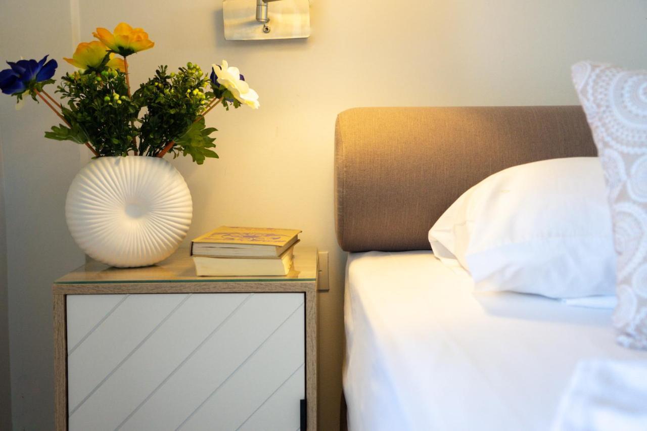 Chriselen Hotel เอลีโอนาส ภายนอก รูปภาพ