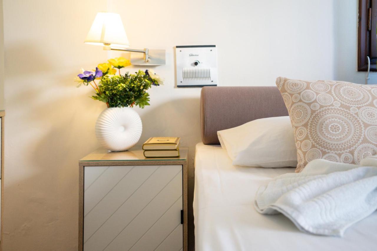Chriselen Hotel เอลีโอนาส ภายนอก รูปภาพ