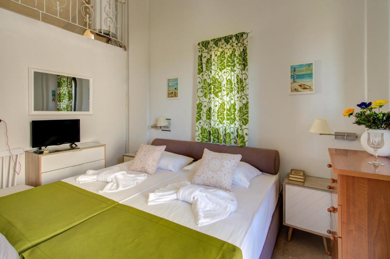 Chriselen Hotel เอลีโอนาส ภายนอก รูปภาพ
